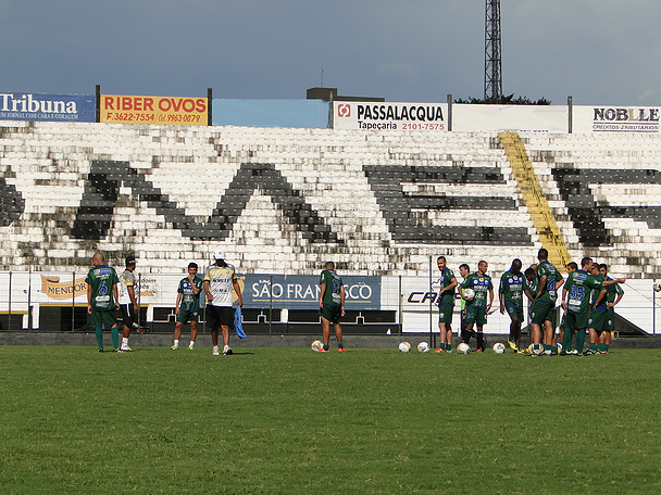 Jogos de Futebol no Tuca Jogos