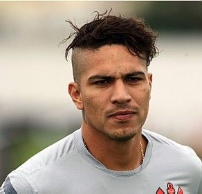 Após igualar Tevez, Guerrero admite incômodo no Corinthians
