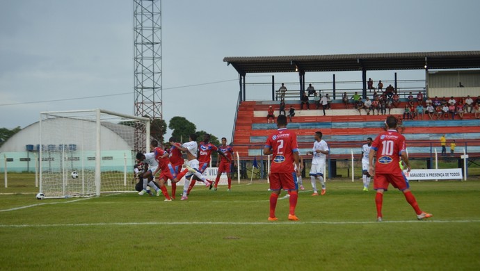 Vilhena tenta surpreender a Ponte nesta terça