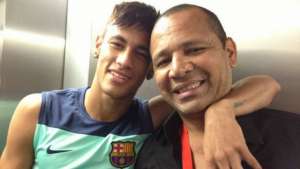 Ex-presidente do Santos, Laor terá de pagar R$ 20 mil a pai de Neymar