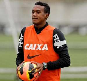 Edenílson, volante da Udinese, pode ser mais um a cobrar dívida trabalhista do Corinthians
