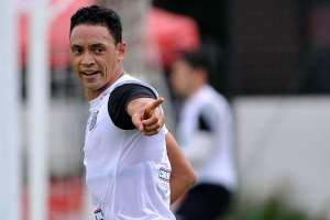 Falta de gol não abala Ricardo Oliveira no Santos: 'Não perco o sono'
