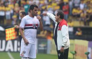 Maicon confirma saída do São Paulo, se despede e vai para o Grêmio