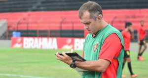 Procurado pelo Santos, Eduardo Baptista garante permanência no Sport