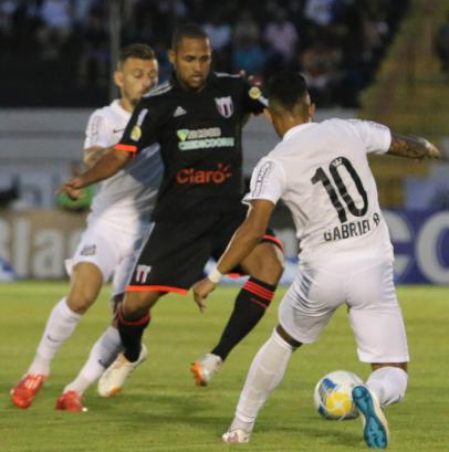 Botafogo não teve força ofensiva e o Santos, sem esforço, marcou três gols. Foto: Rogério Moroti - Agência Botafogo - Foto: Rogério Moroti - Agência Botafogo