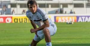 João Paulo sofre lesão óssea e desfalca Ponte Preta até o fim da 1ª fase do Paulistão