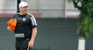 Efetivado, Marcelo Fernandes não perderá emprego se Santos trouxer novo técnico