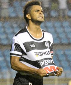 Roni marcou gol e foi destaque do XV na vitória sobre a Portuguesa