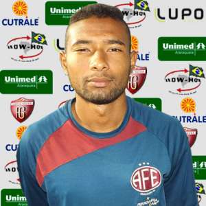 Após término de contrato junto à Ferroviária, lateral Fábio Soares fica livre no mercado