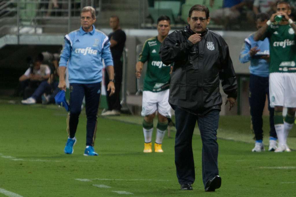Guto Ferreira e Oswaldo de Oliveira: No primeiro duelo com um grande, a Ponte Preta bateu o Palmeiras