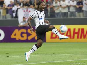 Paulistão: Mesmo após seguir sem marcar pelo Corinthians, Vagner Love tem atuação elogiada por Tite