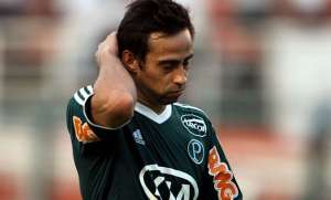 Paulistão: Após conversa com Valdivia, Palmeiras tenta liberar meia de amistosos do Chile