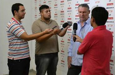 Márcio Araújo deve levar um time misto a campo