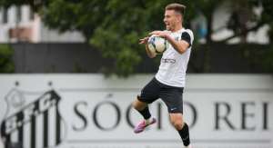 Na mira do Cruzeiro, Lucas Lima garante que quer ficar no Santos