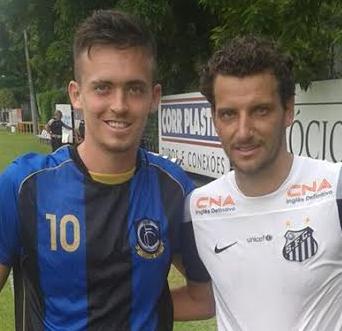 Daniel Bacan e Elano, do Santos, em jogo-treino na pré-temporada