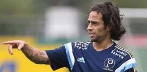 D'Alessandro, Conca ou Montillo podem substituir Valdivia no Palmeiras