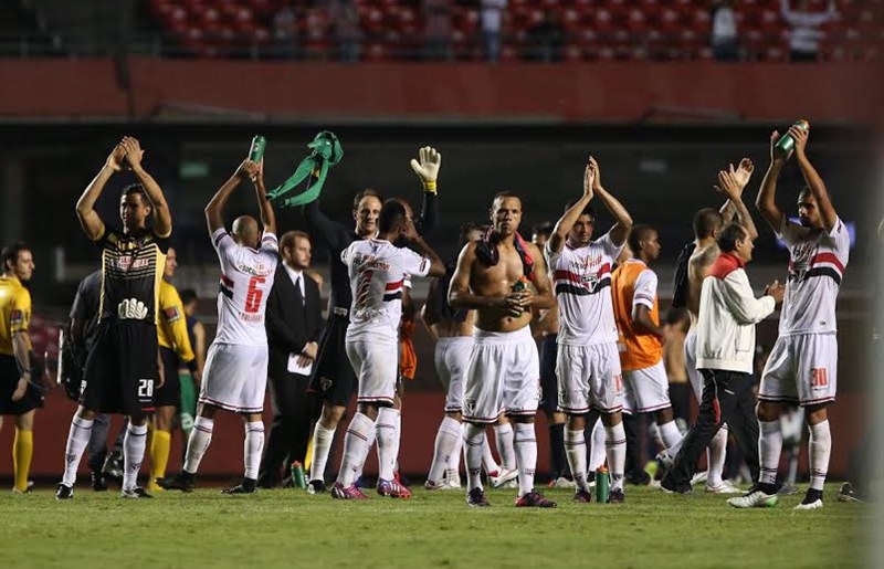 Vitória sobre San Lorenzo melhorou clima no São Paulo