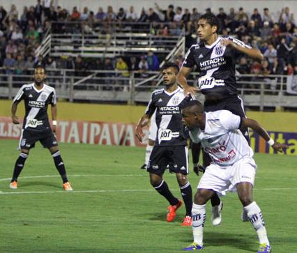 Ponte Preta não jogou bem, mas venceu o Bragantino, por 1 a 0, em Bragança Paulista. Foto: Fágner Alves - Bragantino - Foto: Fágner Alves - Bragantino