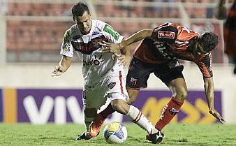 Ituano foi brecado pelo sistema de marcação do Linense. Foto: Miguel Scnhincariol - Foto: Miguel Scnhincariol
