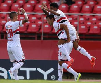 São Paulo passou fácil pelo lanterna Marília no Morumbi