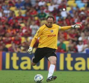 Rogério Ceni celebra 1.200 jogos pelo São Paulo no clássico desta quarta-feira