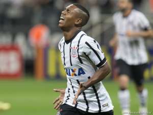 Malcom se diz surpreso com noite de artilheiro no Corinthians