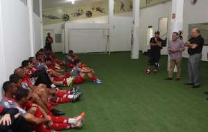 Dirigente promete conversa com o elenco do São Paulo após derrota em clássico