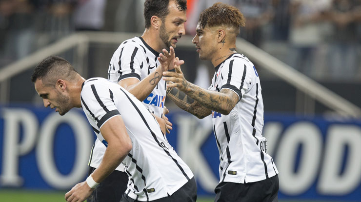 Guerrero marcou dois dos cinco gols do Corinthians