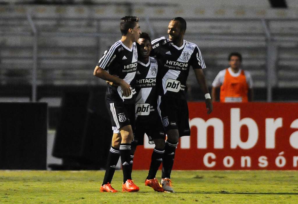 Bruno Silva fez o segundo do time campineiro