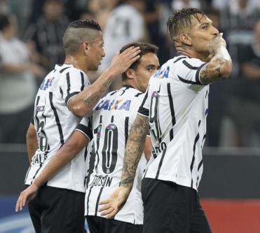 Guerrero continua marcando gols enquanto seu contrato não acaba no meio do ano