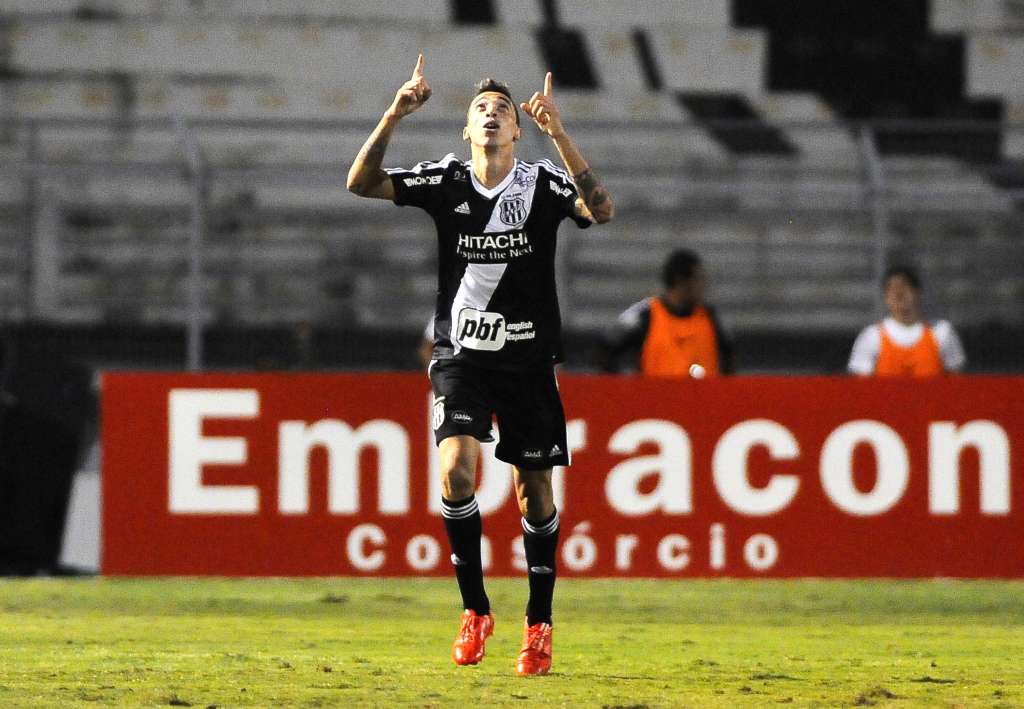 Autor do terceiro gol contra o Santos, Rildo desfalca a Ponte Preta - Rodrigo Villalba/AFI