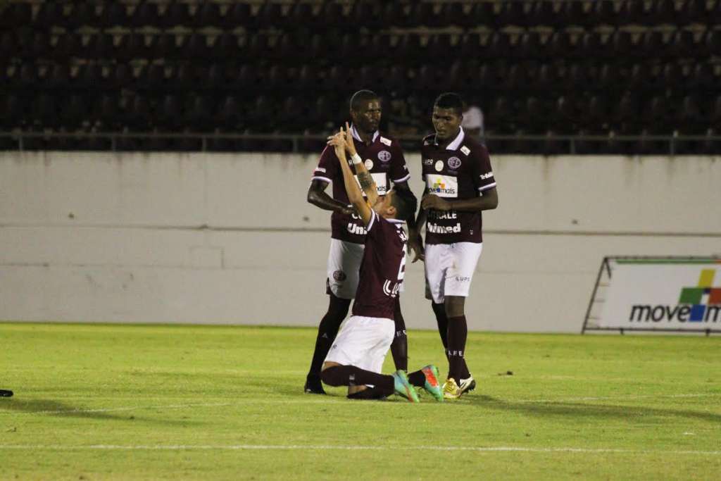 Ferroviária defende liderança da Série A2 - F: Leonardo Fermiano