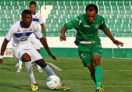 Monte Azul tenta surpreender o líder fora de casa