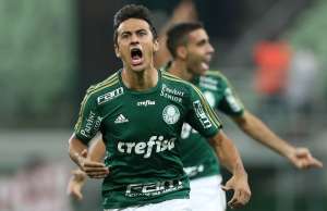 Palmeiras premia golaços de Robinho e Alex com placa comemorativa