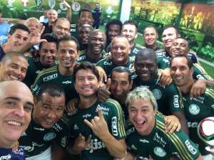 Despedida de Alex com a camisa do Palmeiras tem show do craque e gol de Ademir da Guia