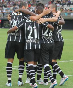 Corintianos comemoram quatro vitórias em quatro jogos em uma semana