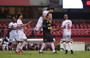 Jogadores festejam permanência de Muricy e prometem comprometimento