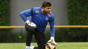 Vladimir vê no primeiro clássico com Corinthians a chance de se firmar no Santos