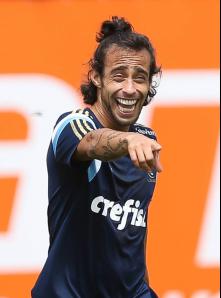 Paulisão: Valdivia e Kelvin fazem treino com o grupo no Palmeiras