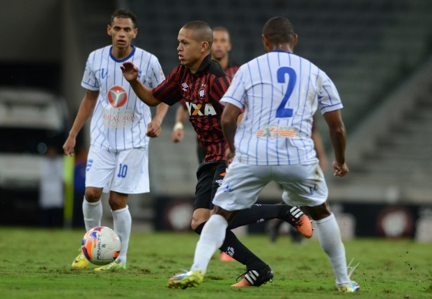 Atlético-PR tenta esquecer vexame no Estadual