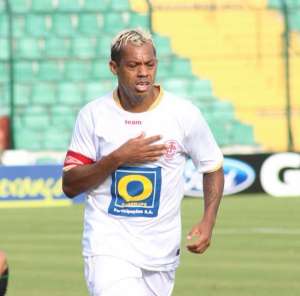 Às escondidas, Joinville assina pré-contrato com Marcelinho Paraíba