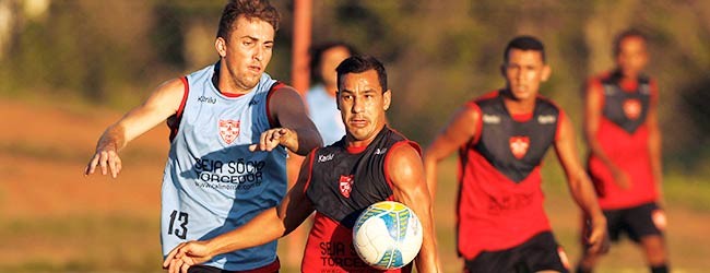 Gilsinho é o principal nome do Linense contra o Bernô