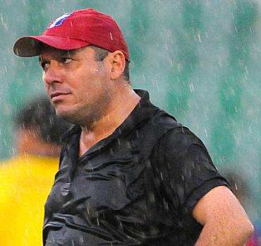 Vulgo João Telê ameaça assessor com faca, promete matar jornalista e faz 