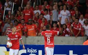 Palmeiras e Santos brigam para contratar Fabrício do Internacional