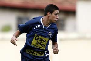 Coritiba assina com destaque do Madureira e negocia com Neto Berola, ex-Atlético-MG