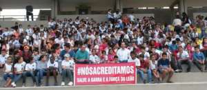 Paulistão: Criançada abraça o Capivariano antes da decisão contra a Ponte Preta