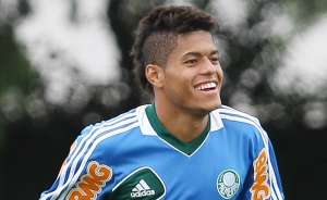 Em baixa, Leandro pode trocar o Palmeiras pelo Sport