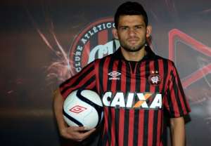 Atlético-PR acerta contratação de Jadson, que estava na Udinese-ITA