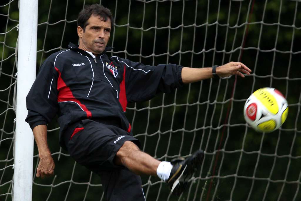 Milton Cruz estreou com vitória nesta quarta-feira, quando o São Paulo venceu a Portuguesa por 3 a 0