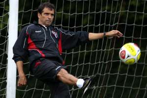 Carlos Miguel Aidar não descarta efetivar Milton Cruz no São Paulo